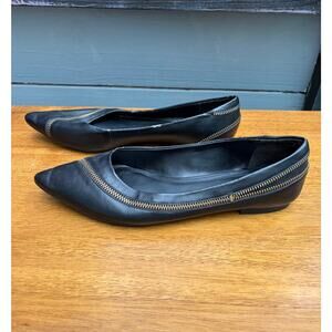 BCBG Generation Black Pointed Toe Flats Gold Zipper Accent Women’s 9.5